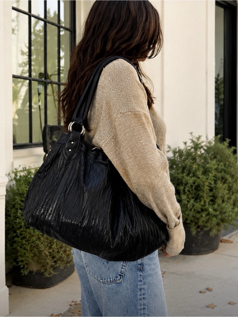 Donald J Pliner Black Pleated Leather Oversized Y2K Hobo Shoulder Bag - Picture 2 of 9